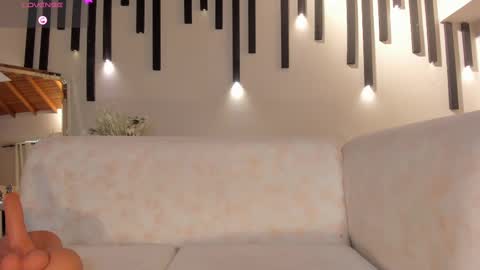 Snapshot of marylewis_ chatting on March 4, 6:07 pm Mary online show from March 4, 6:07 pm