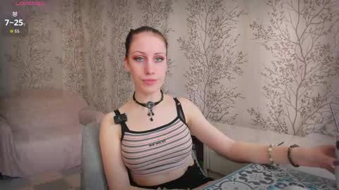 Snapshot of marylou_ chatting on April 25, 4:04 am Mary Lou online show from April 25, 4:04 am