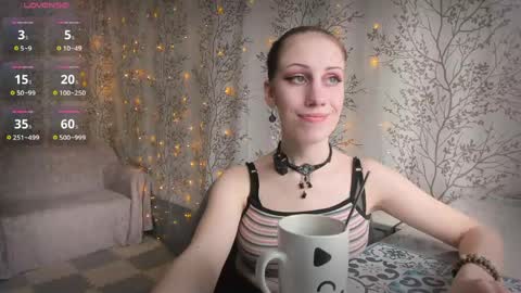 Snapshot of marylou_ chatting on May 6, 8:08 am Mary Lou online show from May 6, 8:08 am