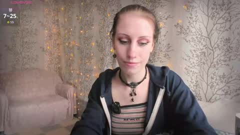 Snapshot of marylou_ chatting on May 13, 8:23 am Mary Lou online show from May 13, 8:23 am