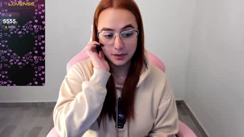 Snapshot of maryluna95 chatting on December 14, 4:23 am Dulce Maria online show from December 14, 4:23 am