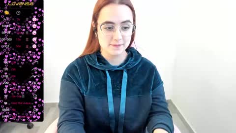 Snapshot of maryluna95 chatting on February 25, 10:07 pm Dulce Maria online show from February 25, 10:07 pm