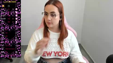 Snapshot of maryluna95 chatting on March 6, 7:54 pm Dulce Maria online show from March 6, 7:54 pm