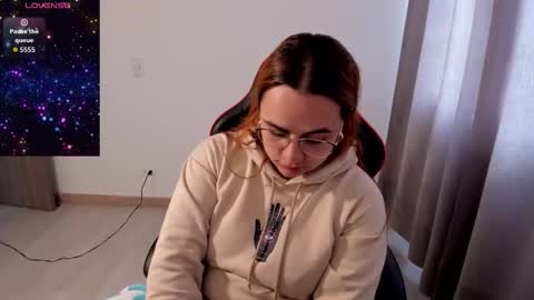 Snapshot of maryluna95 chatting on November 25, 7:36 pm Dulce Maria online show from November 25, 7:36 pm