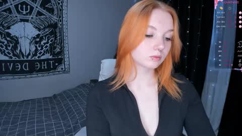 Snapshot of marymelanie chatting on February 10, 3:24 am Mary online show from February 10, 3:24 am