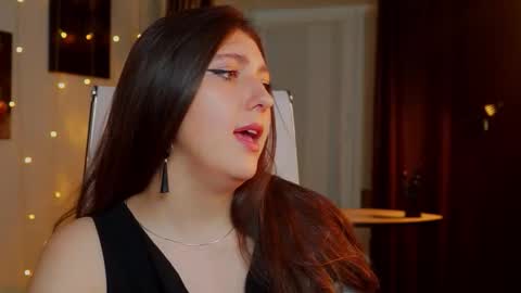 Snapshot of marymillerr chatting on September 20, 9:32 am Mary Miller online show from September 20, 9:32 am