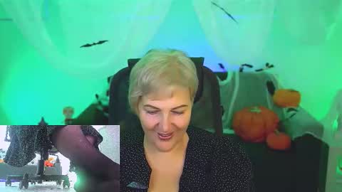 Snapshot of marymogan chatting on October 21, 4:24 am marymogan online show from October 21, 4:24 am