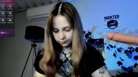 Snapshot of marynixoxo chatting on March 4, 2:06 am Mary x online show from March 4, 2:06 am