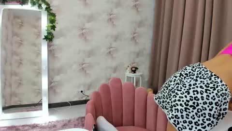Snapshot of maryy_senn chatting on September 17, 3:08 am Luucy UTC1 Mon Tue Wed Thu Fri 0500-1130 online show from September 17, 3:08 am