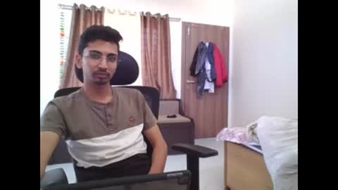 Snapshot of maskboyz2003 chatting on December 8, 9:02 am maskboyz2003 online show from December 8, 9:02 am