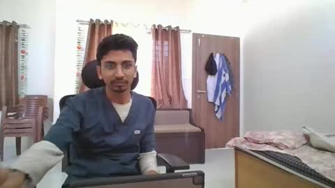 Snapshot of maskboyz2003 chatting on December 11, 5:53 am maskboyz2003 online show from December 11, 5:53 am