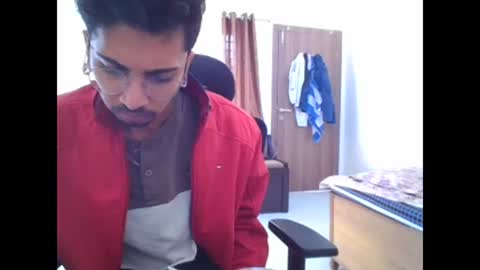 Snapshot of maskboyz2003 chatting on December 13, 4:11 am maskboyz2003 online show from December 13, 4:11 am