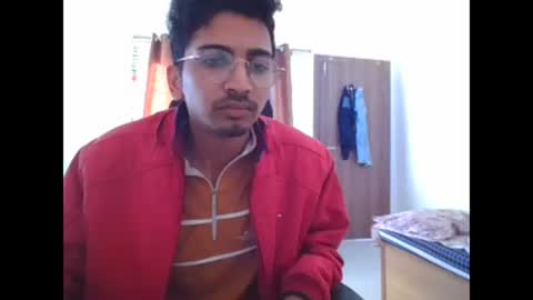 Snapshot of maskboyz2003 chatting on December 17, 3:28 am maskboyz2003 online show from December 17, 3:28 am