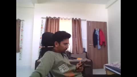 Snapshot of maskboyz2003 chatting on December 19, 8:23 am maskboyz2003 online show from December 19, 8:23 am