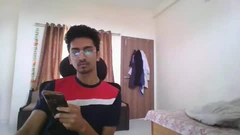 Snapshot of maskboyz2003 chatting on December 28, 4:08 am maskboyz2003 online show from December 28, 4:08 am