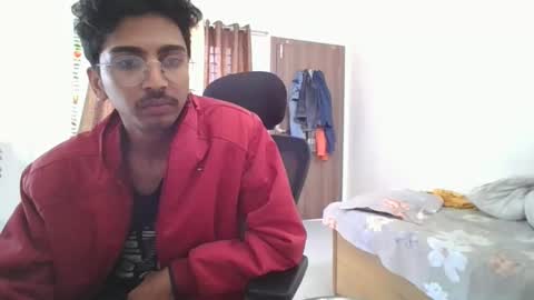 Snapshot of maskboyz2003 chatting on January 17, 7:30 am maskboyz2003 online show from January 17, 7:30 am