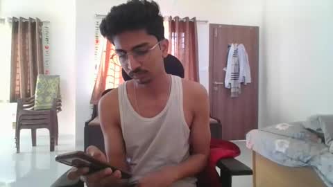 Snapshot of maskboyz2003 chatting on January 22, 3:52 am maskboyz2003 online show from January 22, 3:52 am