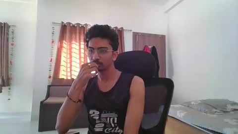 Snapshot of maskboyz2003 chatting on February 5, 3:55 am maskboyz2003 online show from February 5, 3:55 am