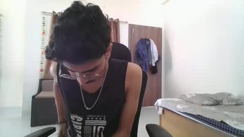 Snapshot of maskboyz2003 chatting on February 7, 5:10 am maskboyz2003 online show from February 7, 5:10 am