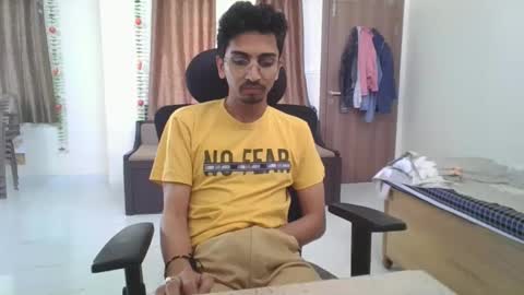 Snapshot of maskboyz2003 chatting on February 10, 8:09 am maskboyz2003 online show from February 10, 8:09 am