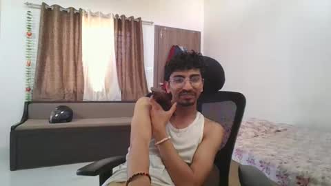 Snapshot of maskboyz2003 chatting on February 19, 10:56 am maskboyz2003 online show from February 19, 10:56 am