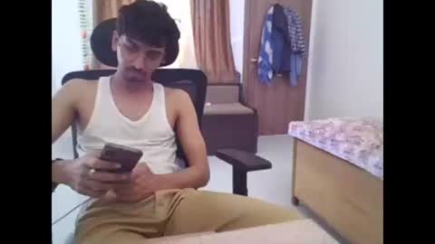 Snapshot of maskboyz2003 chatting on February 20, 6:17 am maskboyz2003 online show from February 20, 6:17 am