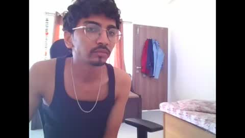 Snapshot of maskboyz2003 chatting on February 26, 2:48 am maskboyz2003 online show from February 26, 2:48 am