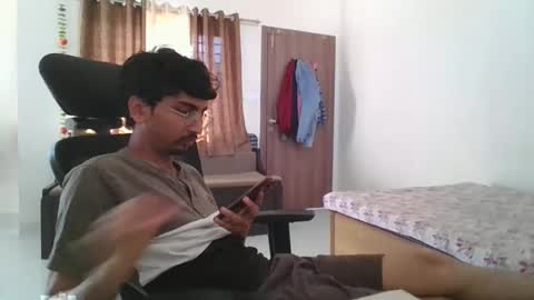 Snapshot of maskboyz2003 chatting on February 27, 4:20 am maskboyz2003 online show from February 27, 4:20 am