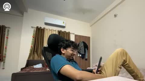 Snapshot of maskboyz2003 chatting on September 17, 4:52 pm maskboyz2003 online show from September 17, 4:52 pm