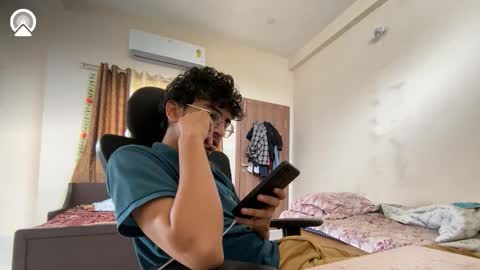 Snapshot of maskboyz2003 chatting on September 18, 4:58 am maskboyz2003 online show from September 18, 4:58 am