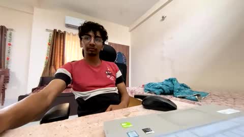 Snapshot of maskboyz2003 chatting on September 21, 3:19 am maskboyz2003 online show from September 21, 3:19 am