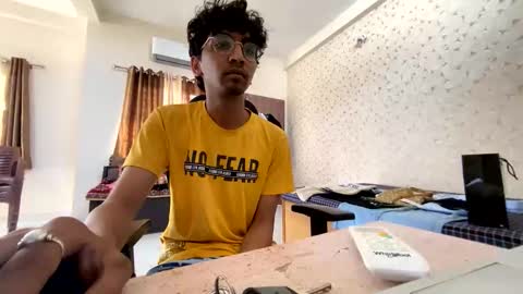 Snapshot of maskboyz2003 chatting on October 19, 3:51 am maskboyz2003 online show from October 19, 3:51 am