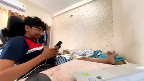 Snapshot of maskboyz2003 chatting on October 23, 4:12 am maskboyz2003 online show from October 23, 4:12 am