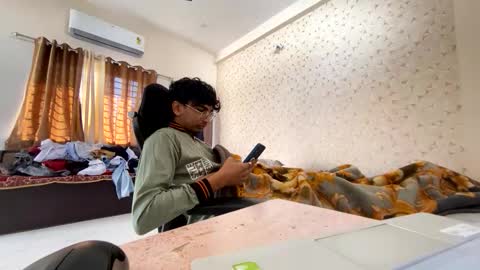 Snapshot of maskboyz2003 chatting on November 16, 3:45 am maskboyz2003 online show from November 16, 3:45 am