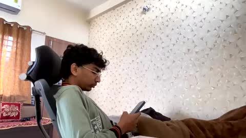 Snapshot of maskboyz2003 chatting on December 4, 3:49 am maskboyz2003 online show from December 4, 3:49 am