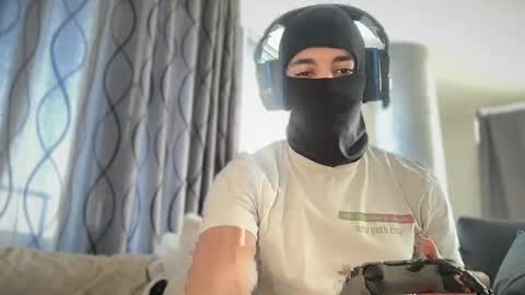 maskedfrstream online show from February 12, 4:11 pm
