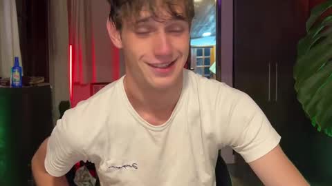 Snapshot of mason_gallagher chatting on November 9, 10:41 pm Mason online show from November 9, 10:41 pm