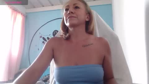 Snapshot of massielferretis chatting on October 23, 8:40 pm massiel ferreti online show from October 23, 8:40 pm