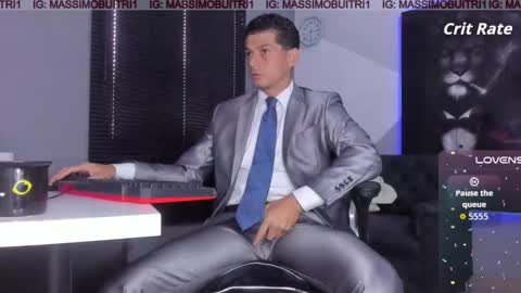 I am Massimo online show from November 10, 12:15 pm