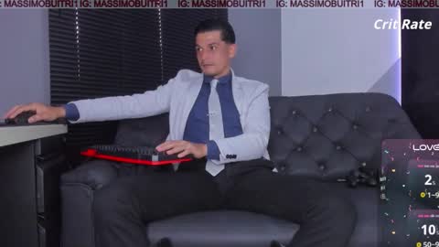 I am Massimo online show from November 16, 9:20 pm