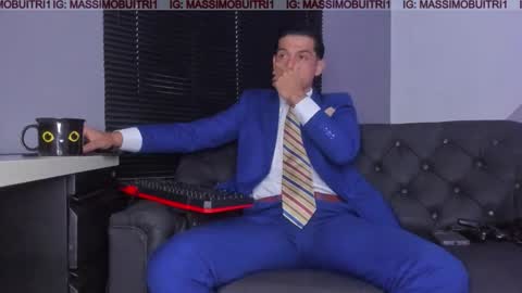 I am Massimo online show from November 17, 11:05 am