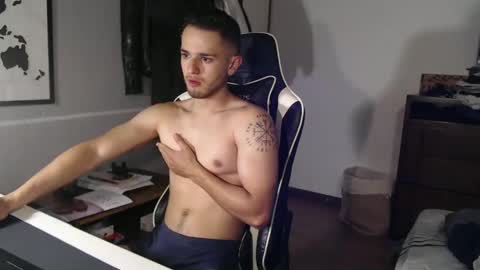 Snapshot of massimo_jiovano chatting on October 5, 11:02 pm massimo online show from October 5, 11:02 pm