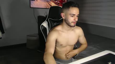 Snapshot of massimo_jiovano chatting on December 13, 10:59 pm massimo online show from December 13, 10:59 pm