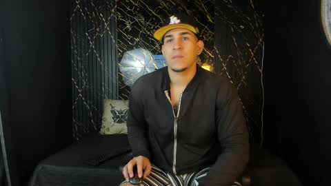 massimo_vidal online show from February 22, 11:31 am