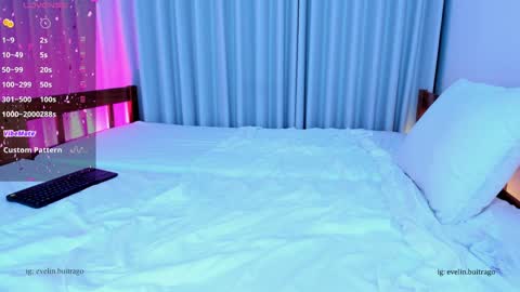 Snapshot of massivecockfuckbunny chatting on December 16, 11:39 pm Eve Independent model online show from December 16, 11:39 pm