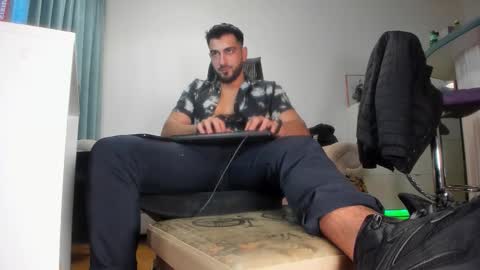 Snapshot of master9four chatting on October 1, 6:03 pm Matthew online show from October 1, 6:03 pm