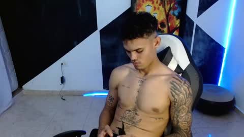 master_black777 online show from March 18, 9:07 pm