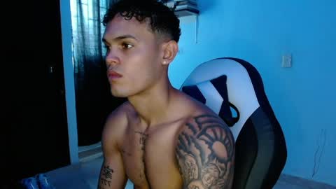 master_black777 online show from April 12, 3:50 pm