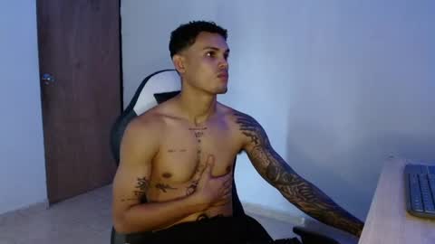 master_black777 online show from April 21, 2:23 pm