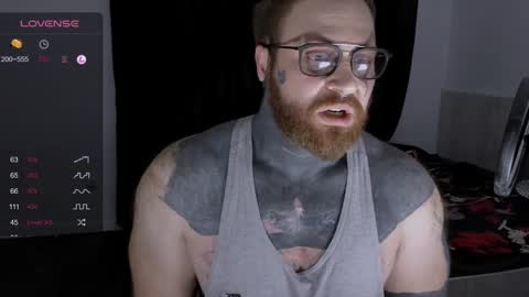 Snapshot of master_oil chatting on December 3, 10:40 pm Huge Alex online show from December 3, 10:40 pm